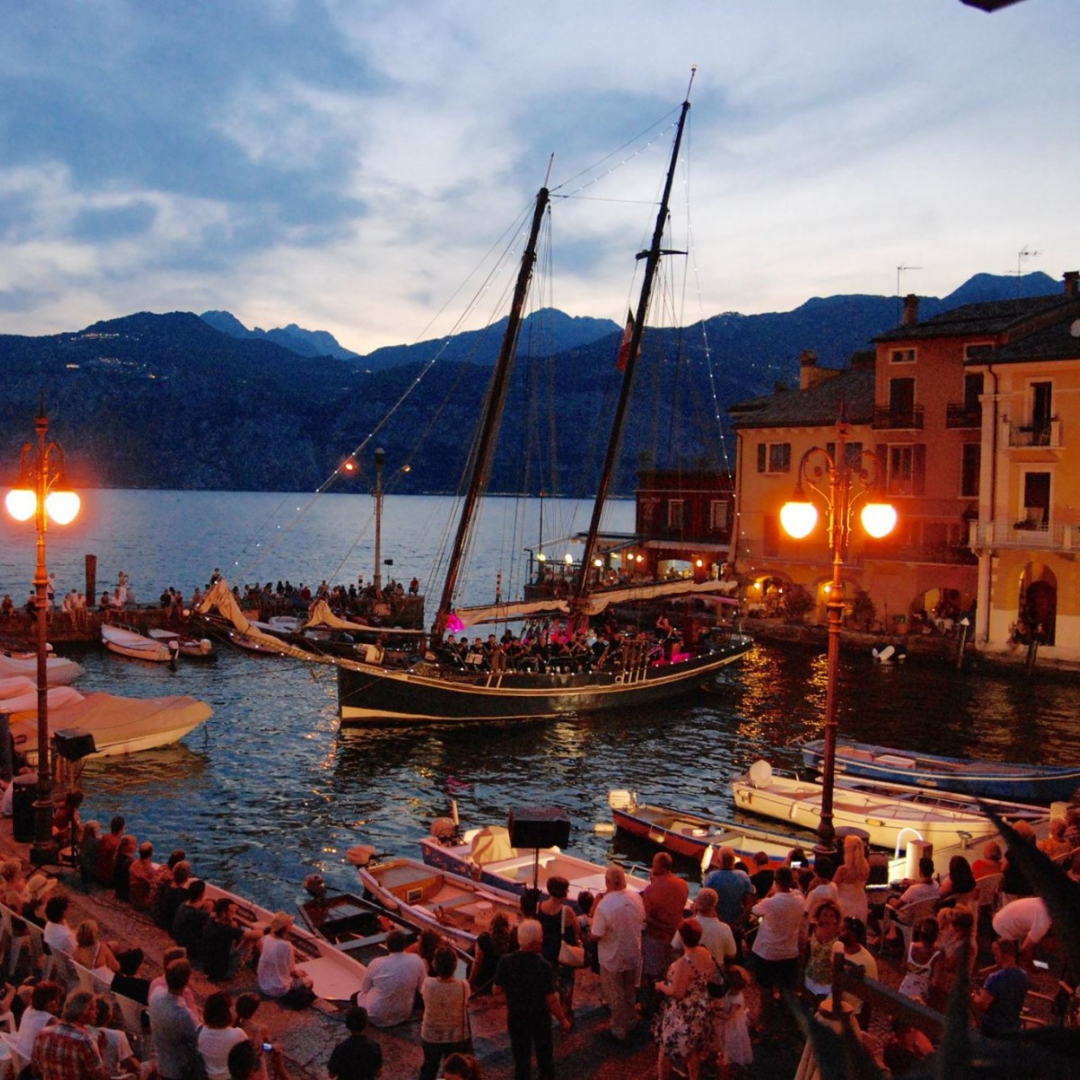 Concert on the sailing boat Siora Veronica